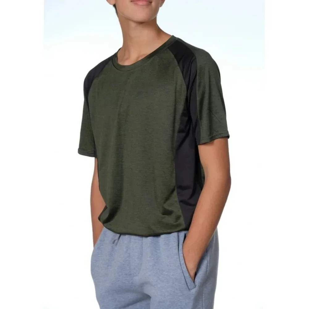 🐼🐼🐼Real Essentials Dry-Fit Moisture Wicking Performance Short Sleeved M